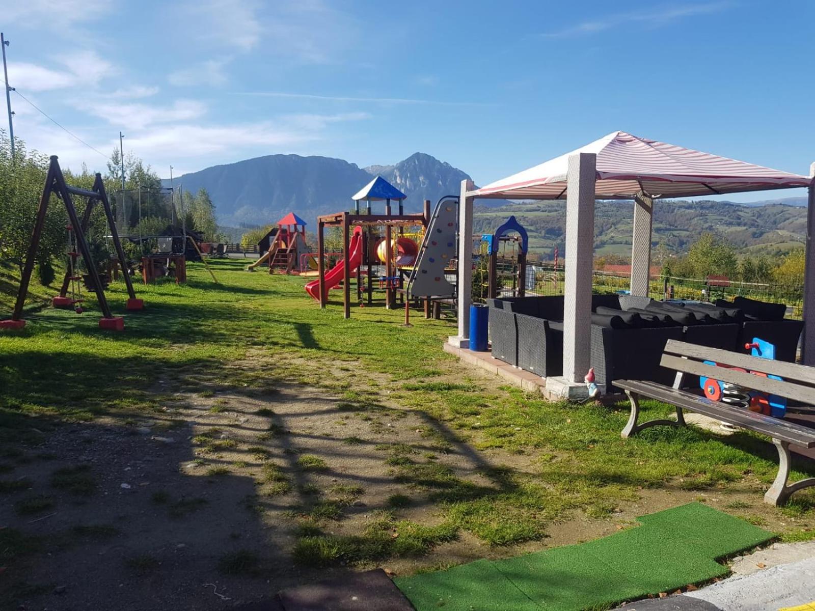 Pension Chalet Poiana Marului Ranch Екстериор снимка
