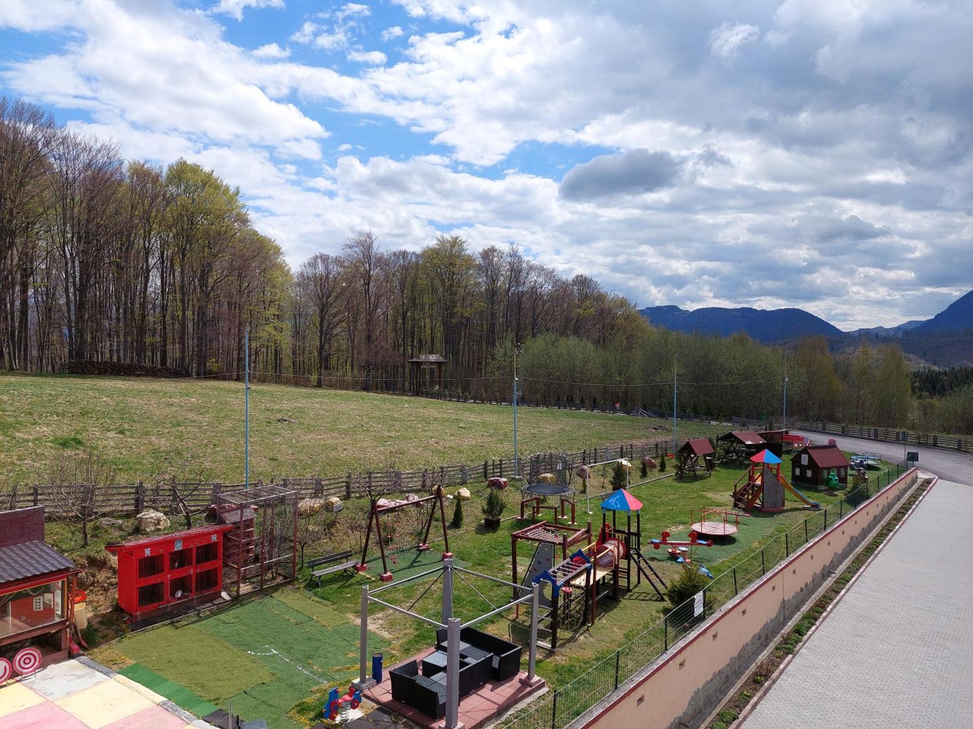 Pension Chalet Poiana Marului Ranch Екстериор снимка