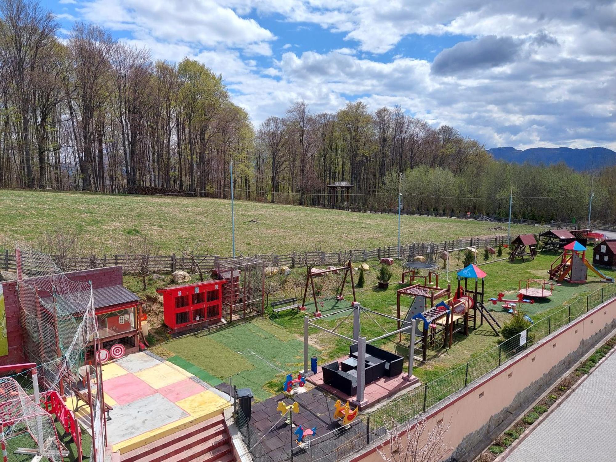 Pension Chalet Poiana Marului Ranch Екстериор снимка