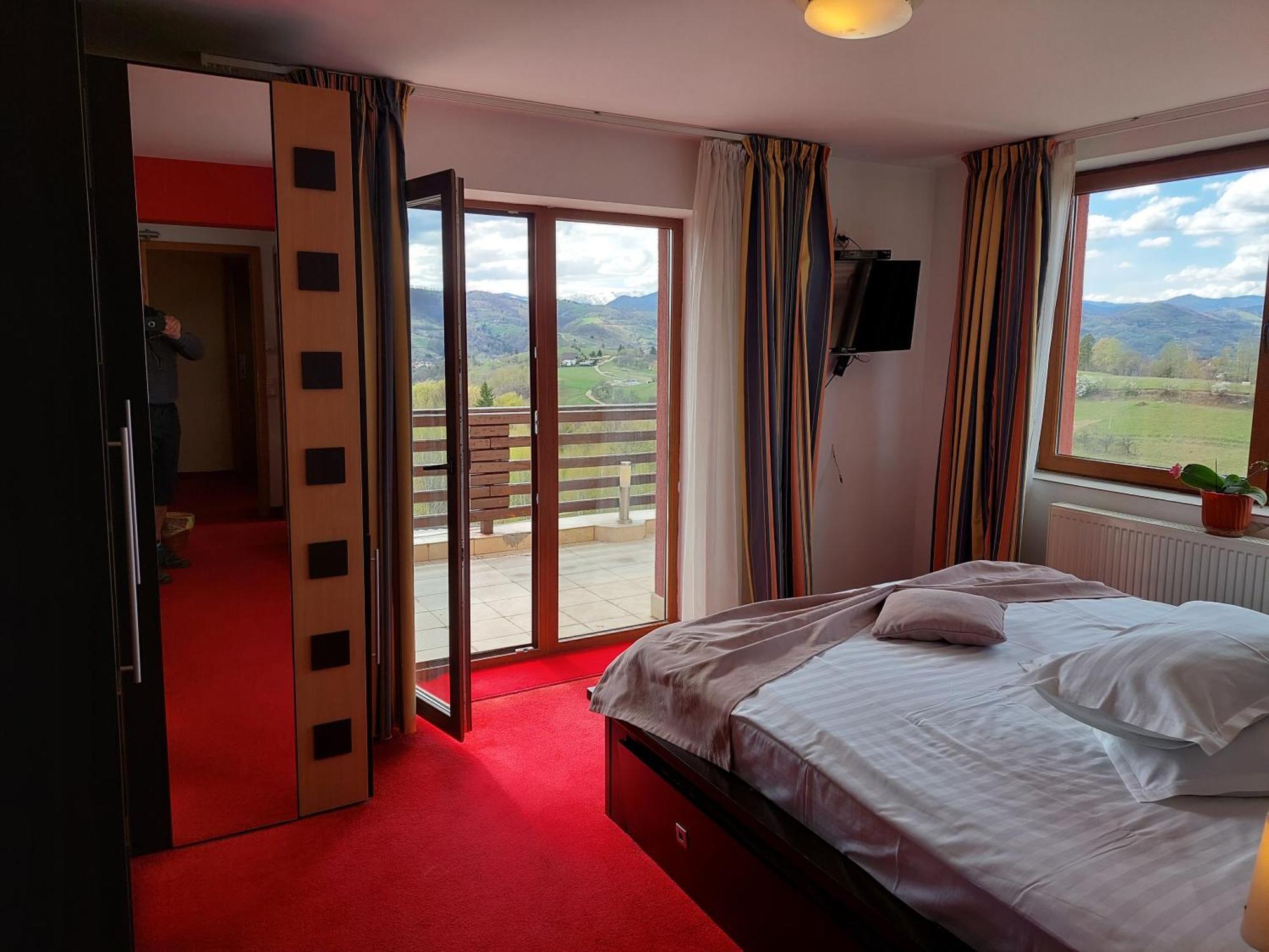 Pension Chalet Poiana Marului Ranch Екстериор снимка