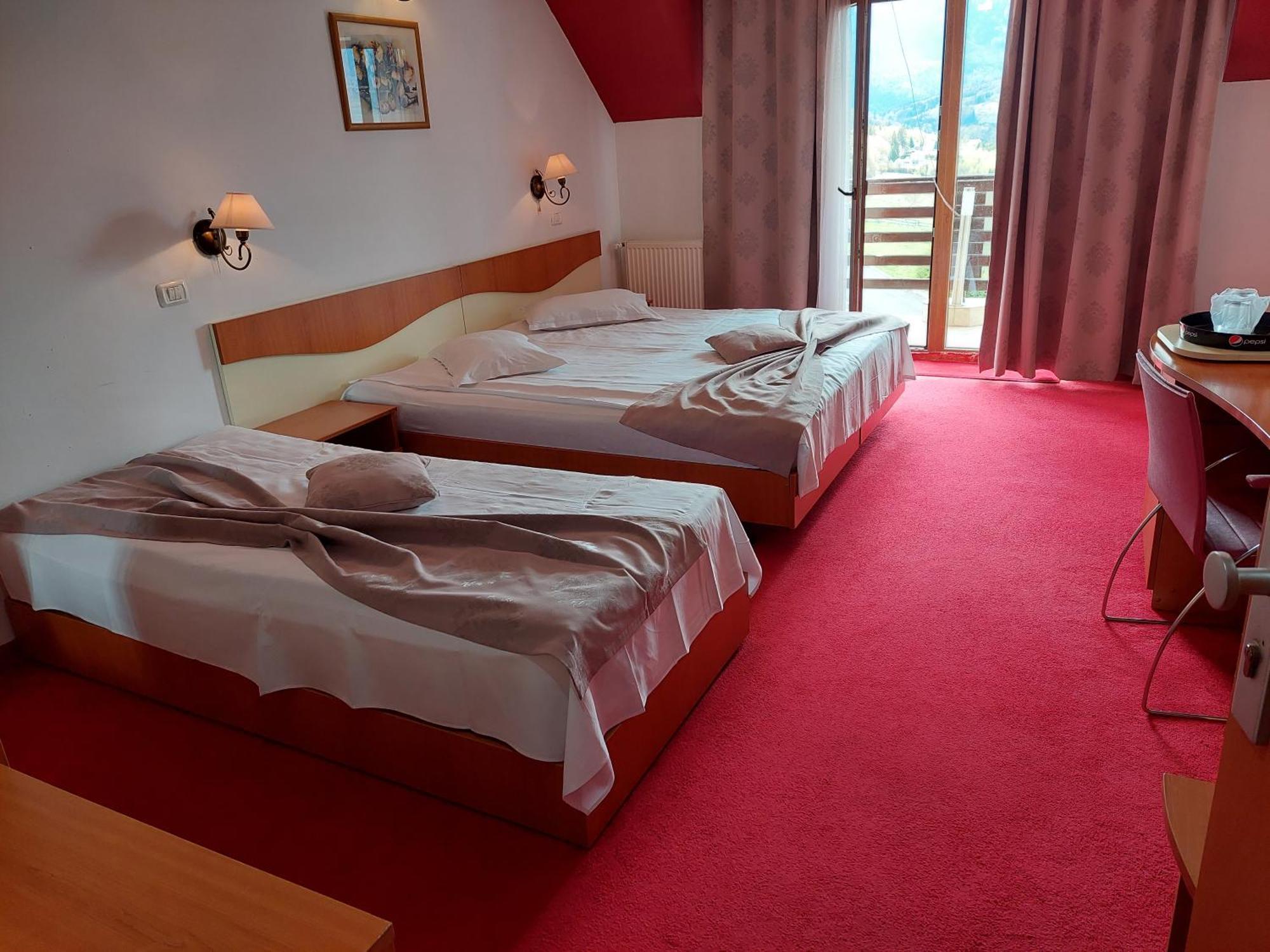 Pension Chalet Poiana Marului Ranch Екстериор снимка