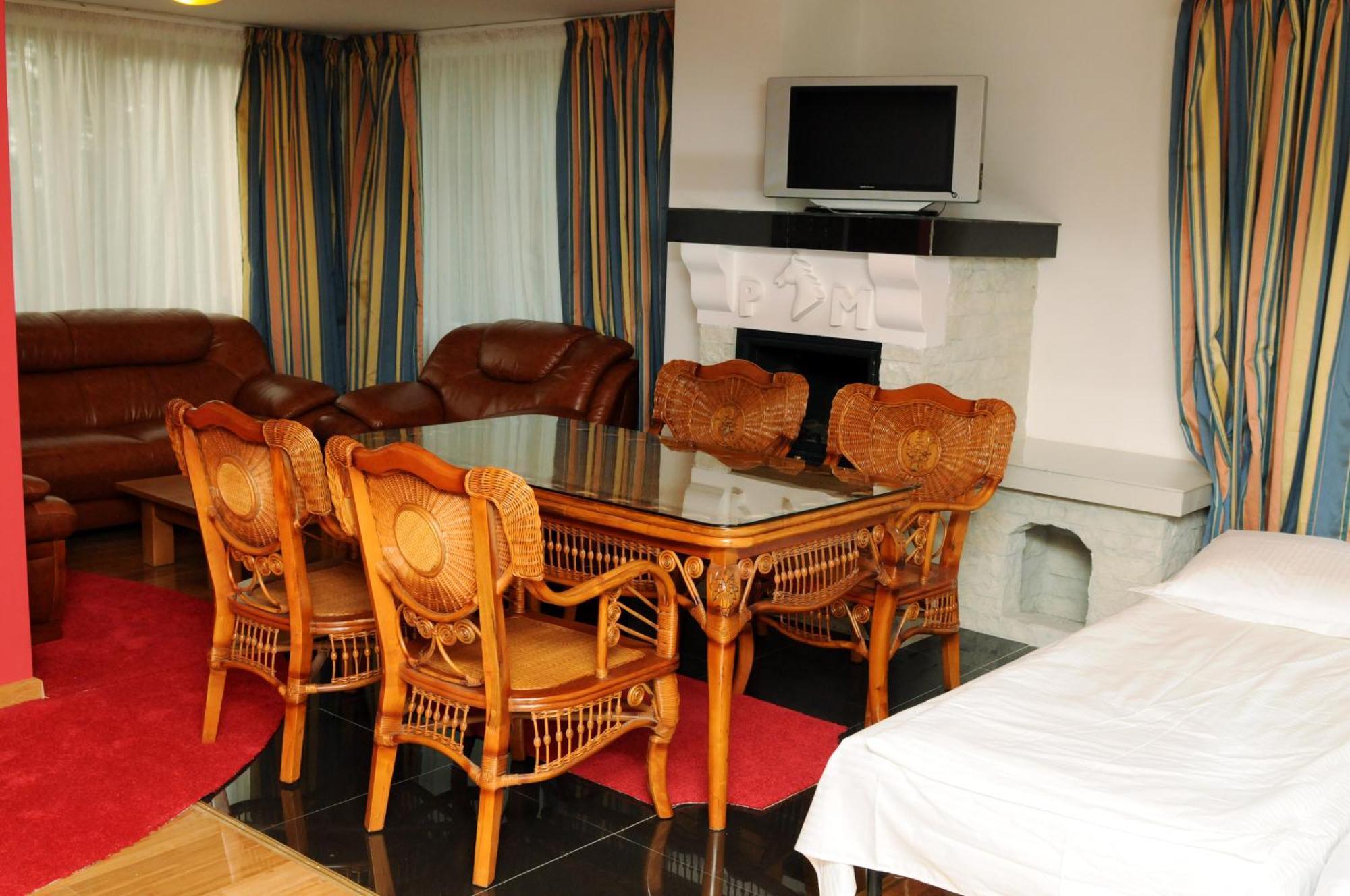 Pension Chalet Poiana Marului Ranch Екстериор снимка